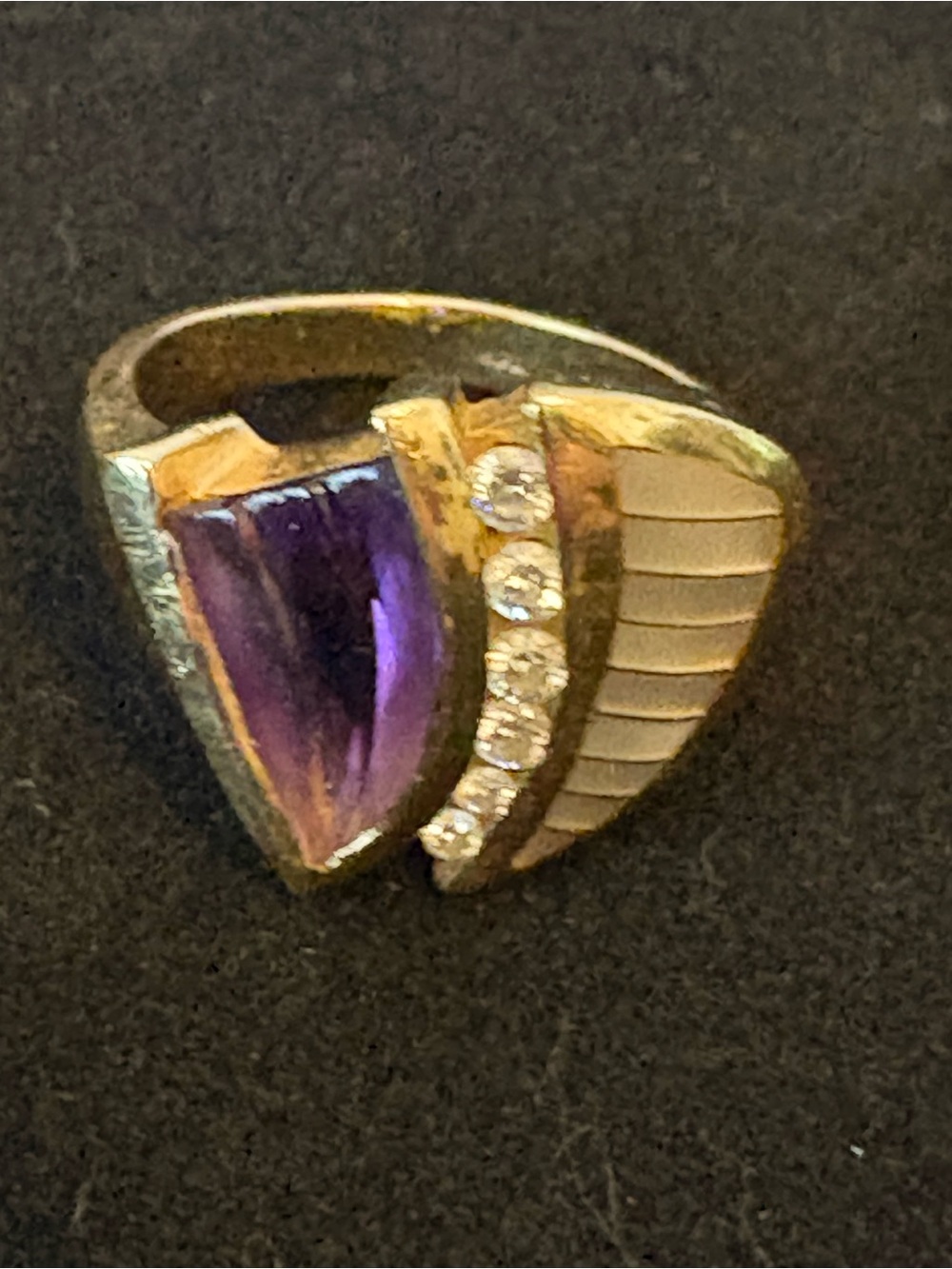 Kabana 14k Yellow Gold Diamond Ring With Trillon Cut Carved Amethyst  Sz 6.5